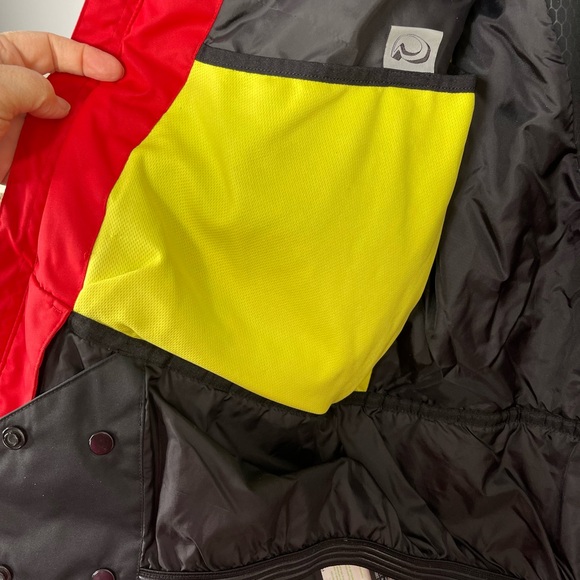 Obermeyer Men's Red and Black Ski Jacket - Picture 8 of 9